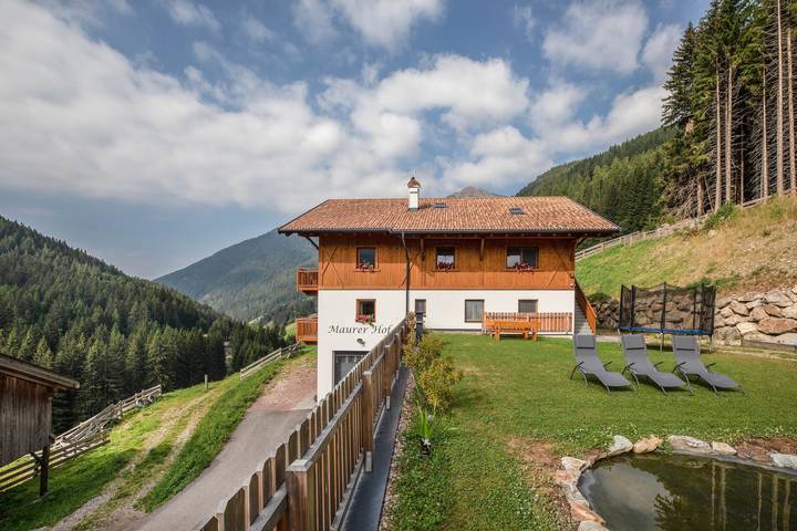 Ferienwohnung für 5 Personen, mit Balkon und Garten