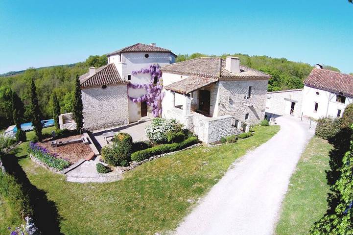 Location de vacances pour 16 personnes à Bagat-en-Quercy
