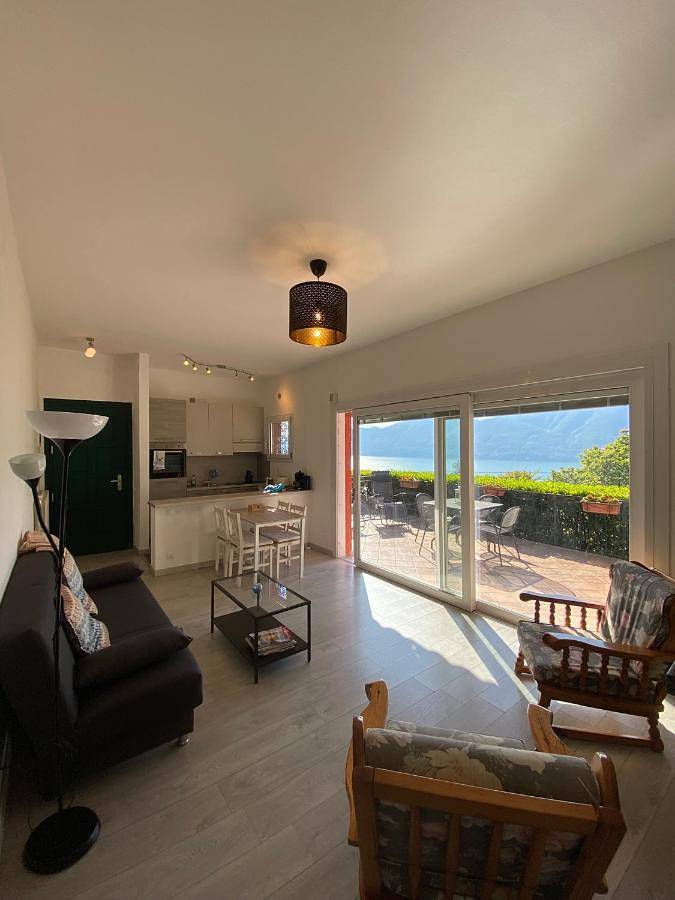 Ferienwohnung für 3 Personen, mit Seeblick und Ausblick sowie Terrasse, mit Haustier in Brezzo di Bedero - 4