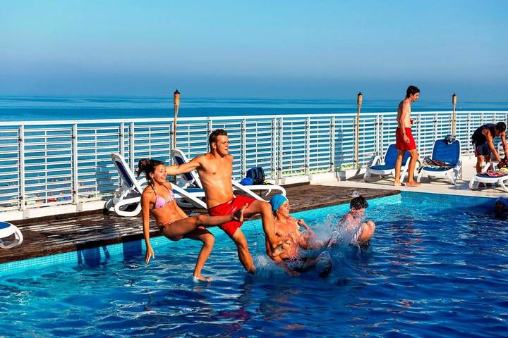 Hôtel pour 3 personnes, avec piscine et terrasse, animaux acceptés - 1