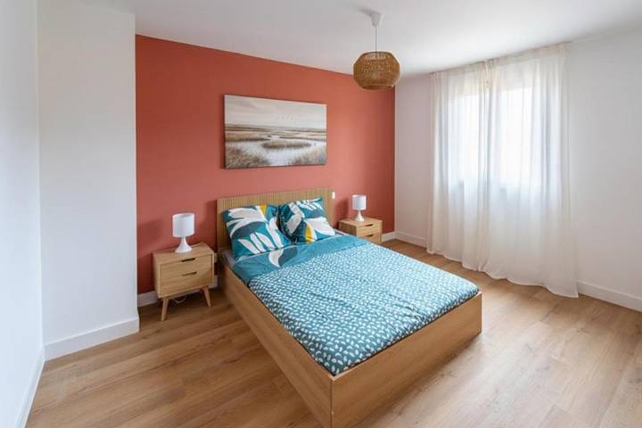 Hôtel pour 22 personnes, avec vue ainsi que jardin et terrasse à Saint-Just-Luzac - 3