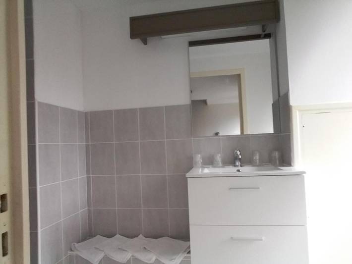 Location de vacances pour 4 personnes, avec vue sur le lac ainsi que terrasse et vue, animaux acceptés dans Le Mayet-de-Montagne - 3