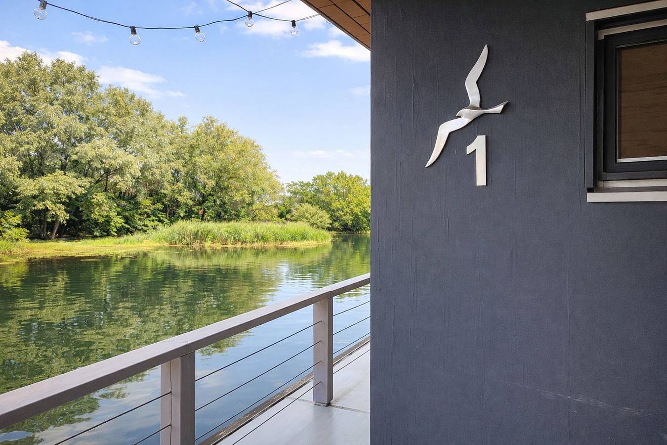Floatinghouse Möwe 1: Seeblick, Terrasse & Kamin auf 116qm in Laasow, Vetschau