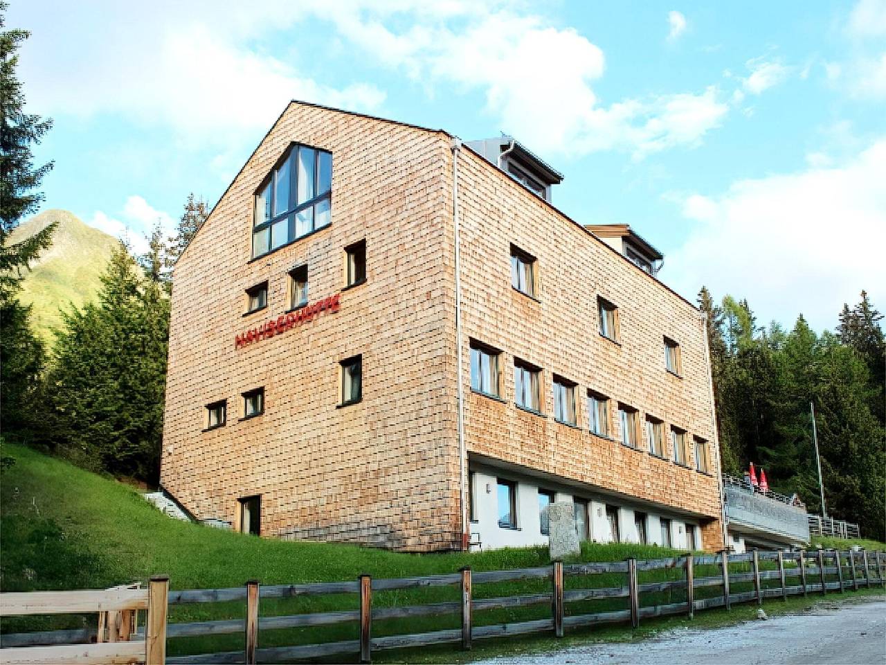 Ganze Wohnung, Wohnung in Navis nahe Berger Alm Skigebiet in Tuxer Alpen, Navis