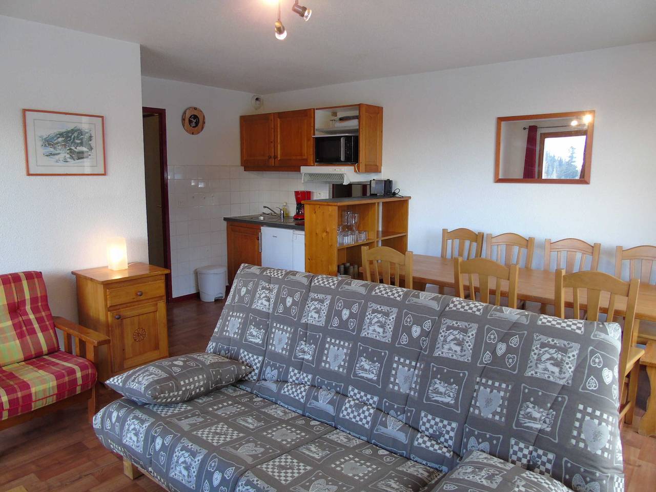 Entire apartment, 4-room apartment in Valfréjus, near ski, balcony, 8 people in Valfréjus, Modane