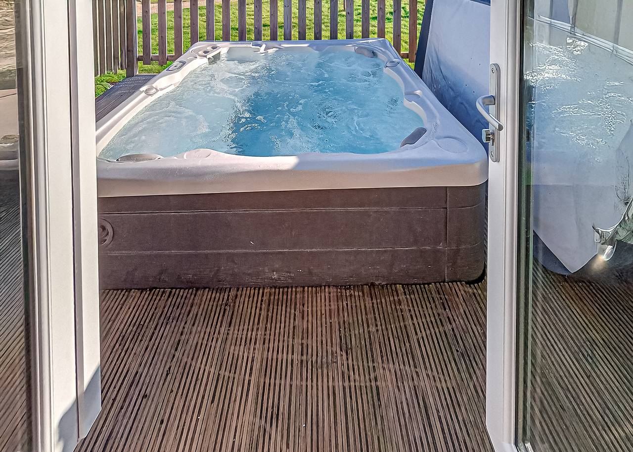 Elite Spa Lodge 3 in Shaw cum Donnington, West Berkshire