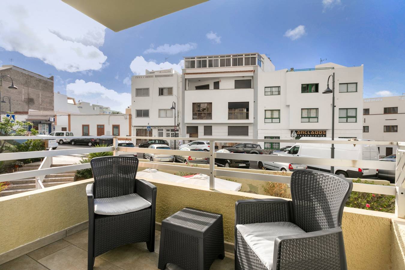 Appartement entier, Appartement de vacances 'Coral Beach' avec vue sur la mer, balcon et Wi-Fi in Bajamar, San Cristóbal de La Laguna