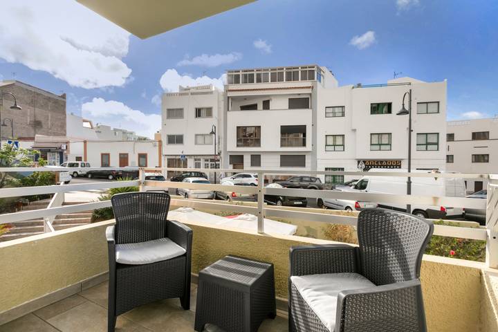 Appartement entier, Appartement de vacances « Coral Beach » avec vue mer, balcon et Wi-Fi in Bajamar, San Cristóbal de La Laguna