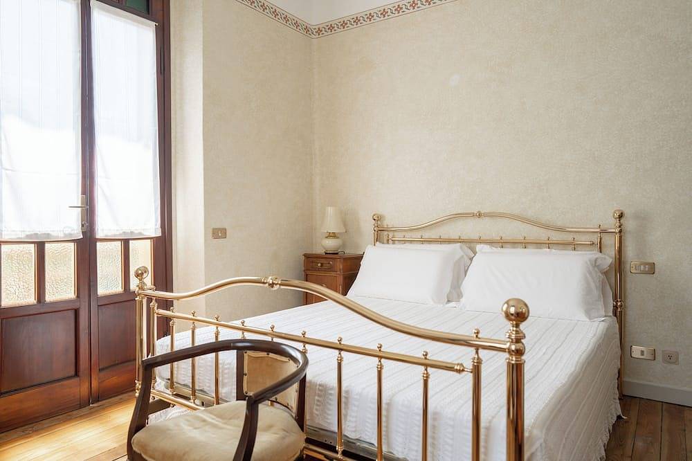 Villa Cecilia - luxurious and elegant liberty lake-front villa  in Sulzano, Catena Bresciana Occidentale