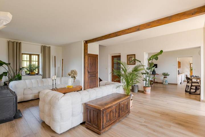 Location de vacances pour 10 personnes, avec jardin et vue à Les Salles - 2