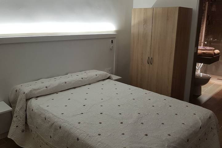 Location de vacances pour 6 personnes, avec balcon et jacuzzi ainsi que piscine et jardin à Alcaudete - 2