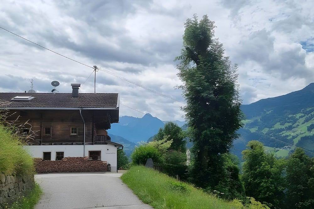Ferienwohnung 'Appartement Wöscherhof' mit Bergblick, Gemeinschaftsgarten und Wlan in Stummerberg, Ski-Optimal Hochzillertal