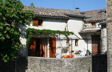 Gîte pour 5 personnes, avec terrasse à Cornillon