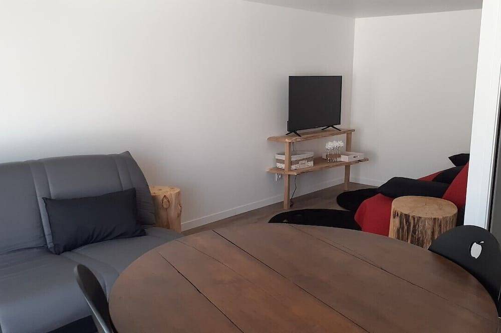 A 5 mn de La Rochefoucauld,  belle chambre d'hôtes type suite in La Rochette (Charente), Charente