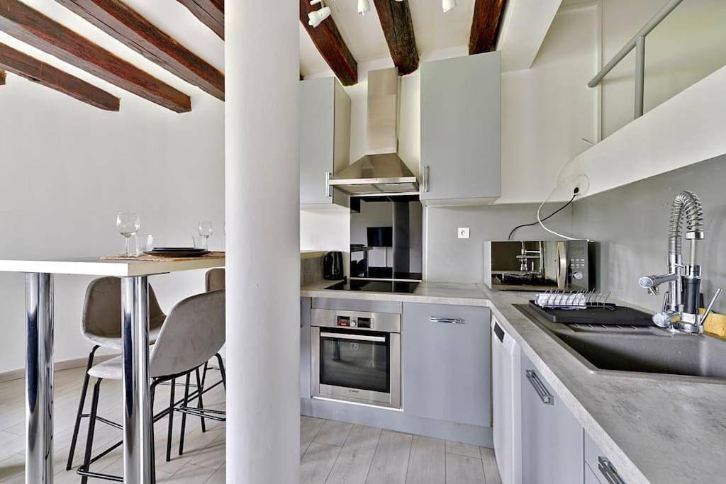 Appartement entier, One-Bedroom Apartment in Wissous, Essonne