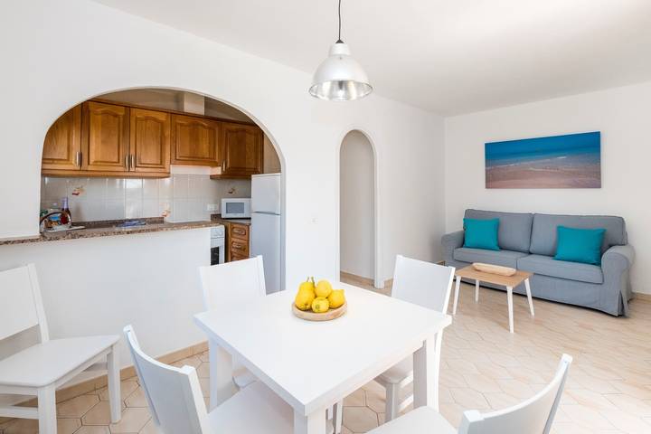 Entire apartment, Modern apartment in complex with pool - Girasols Gardens Sup in San Jaime Mediterráneo, Alaior Municipality