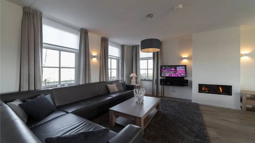 Ferienhaus für 11 Personen, mit Garten und Whirlpool sowie Sauna in Colijnsplaat