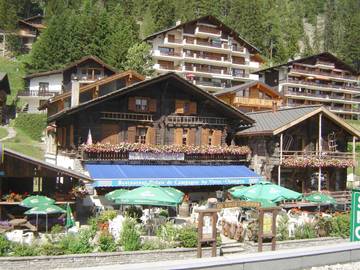 Gîte pour 4 personnes, avec terrasse ainsi que vue sur le lac et vue, adapté aux familles dans Champex-Lac