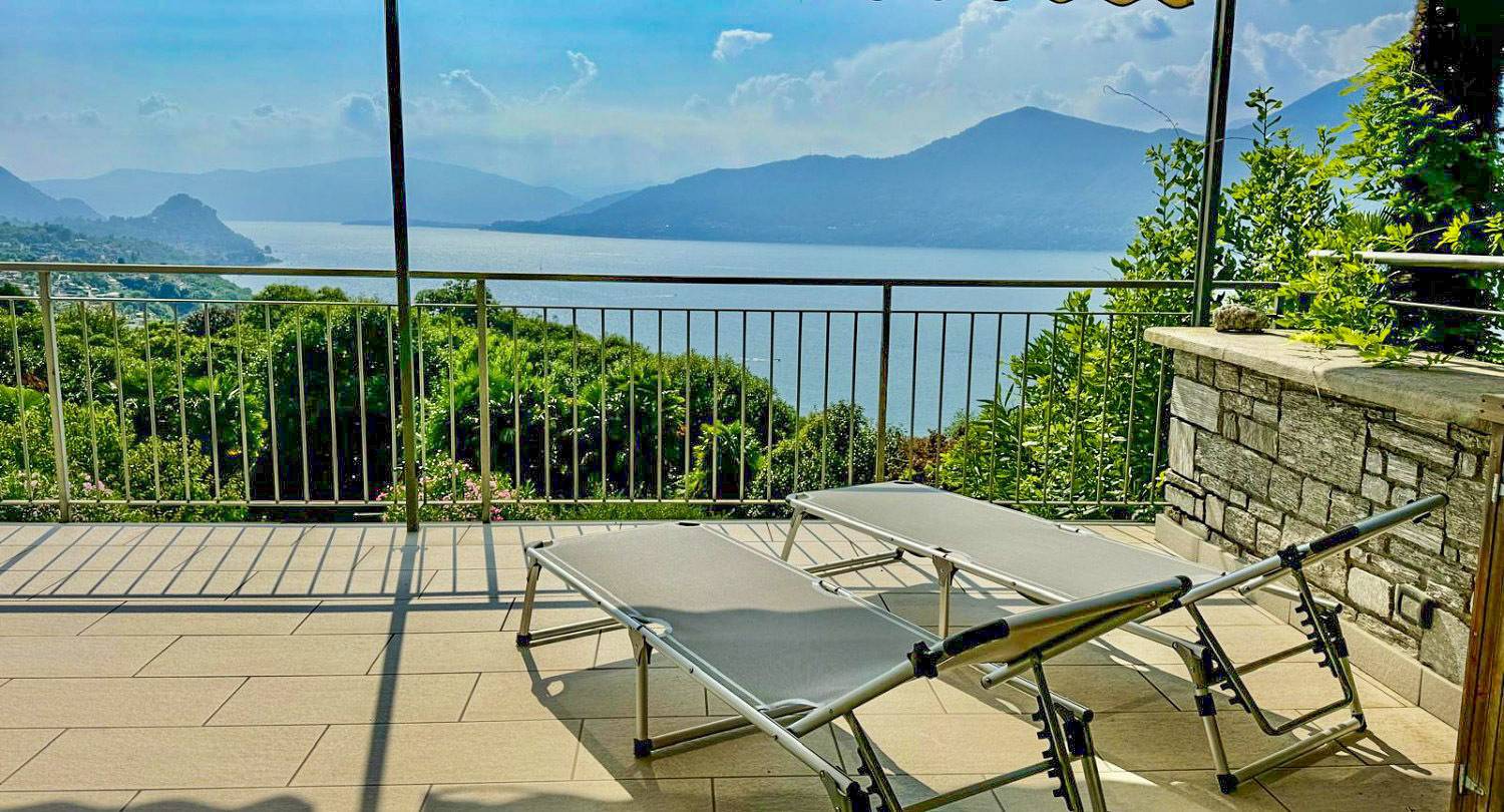 Appartement entier, Parco Belvedere: Grande Terrazza Vista Lago in Bedero, Brezzo di Bedero