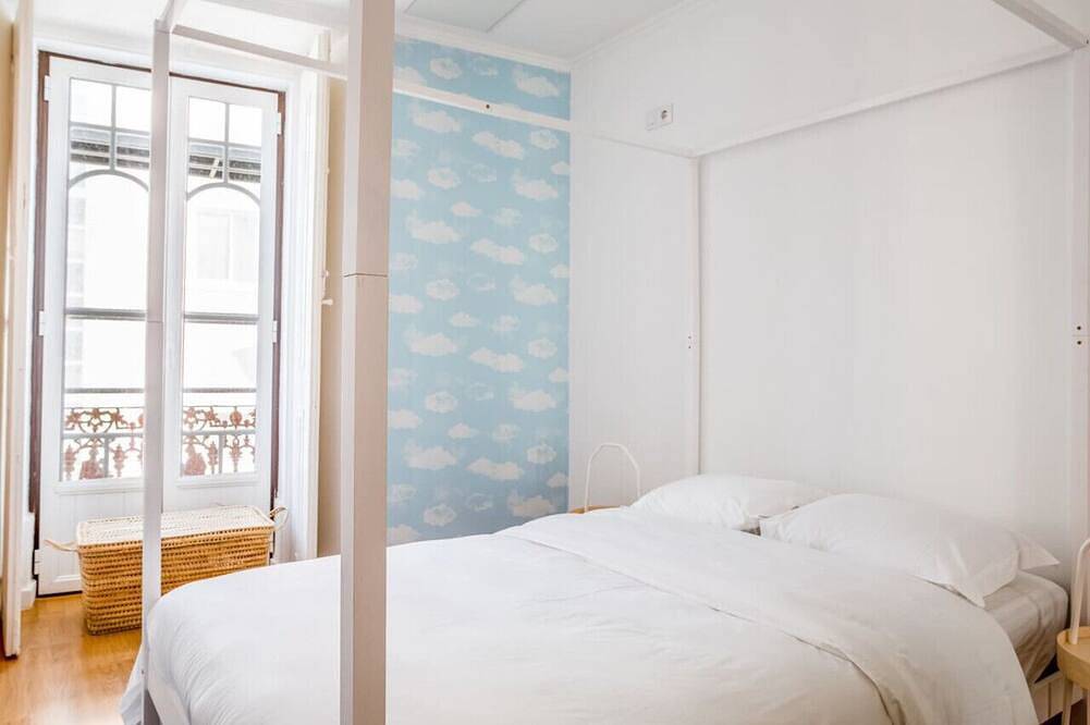 Ganze Wohnung, 3-bedroom Apt with Private Patio in Cacilhas in Almada, Halbinsel von Setúbal