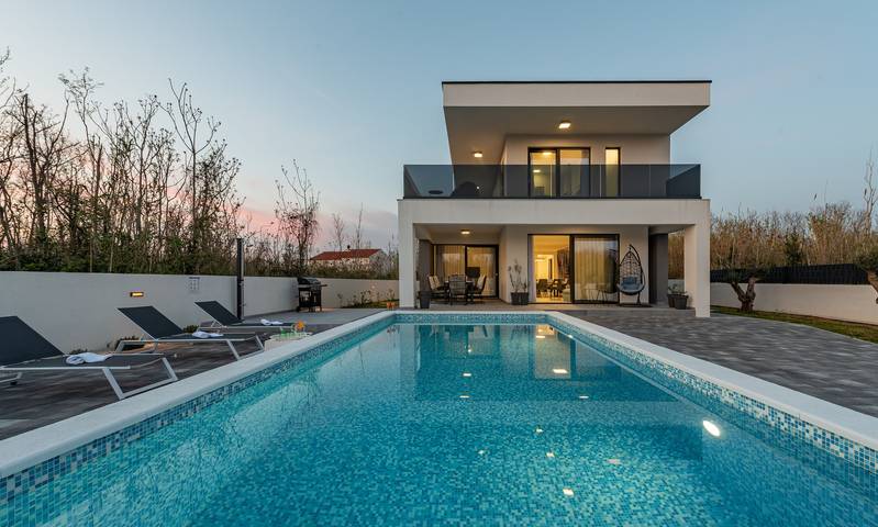 Villa für 8 Personen, mit Balkon, kinderfreundlich in Privlaka