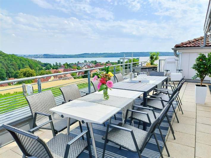 Ferienwohnung für 12 Personen, mit Balkon und Terrasse sowie Sauna und Seeblick am Brombachsee