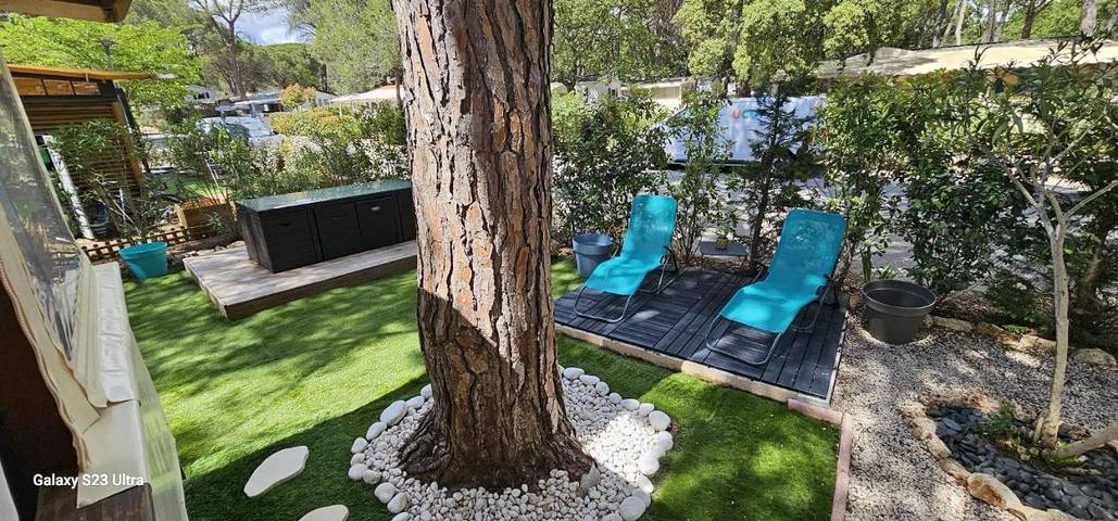 Camping pour 6 personnes, avec terrasse et piscine ainsi que jacuzzi et jardin à Puget-sur-Argens - 4