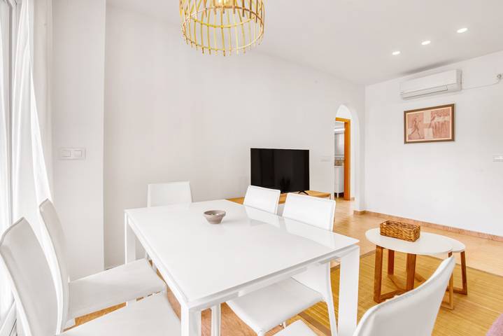 Entire apartment, Apartment "Castillo-playa" with Shared Pool, Private Terrace & Wi-Fi in Las Marinas, Dénia