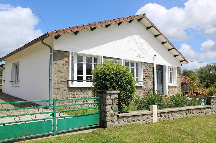 Maison de vacances pour 6 personnes, avec terrasse et jardin, animaux acceptés à Saint-Quentin-sur-Charente