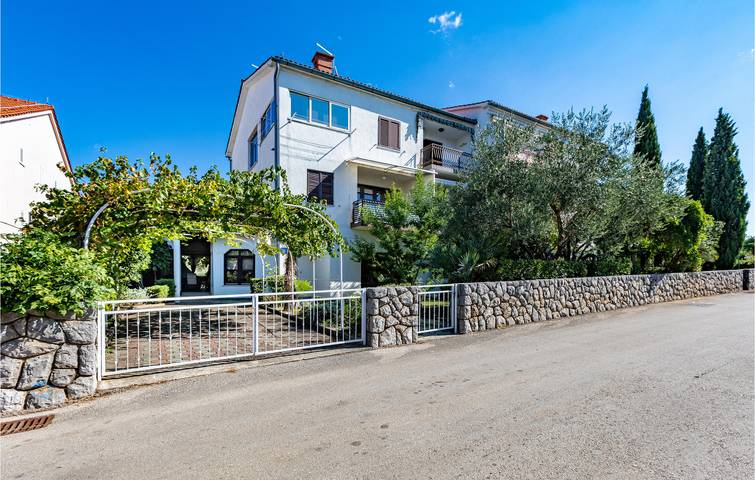 Ferienwohnung für 5 Personen, mit Terrasse und Garten in Zidarici