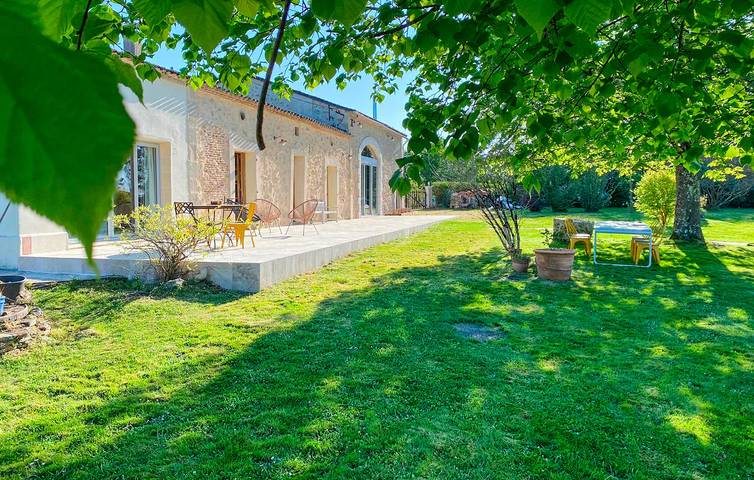 Maison de vacances pour 13 personnes, avec terrasse ainsi que jardin et piscine - 1