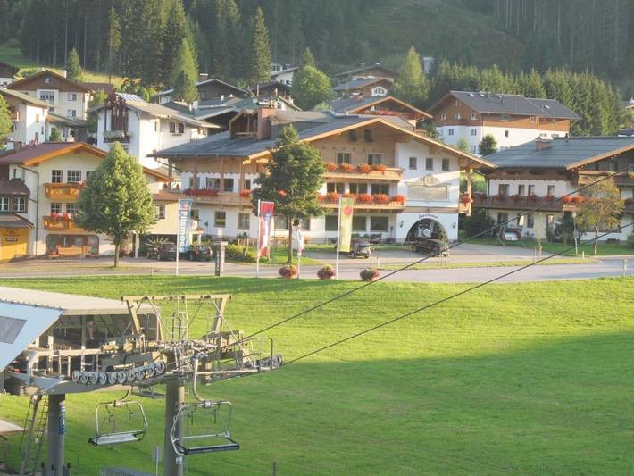 Ferienwohnung für 7 Personen, mit Balkon und Terrasse sowie Garten und Sauna