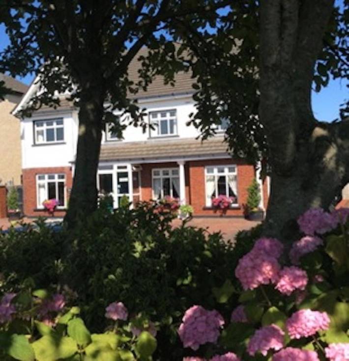 Holiday letting for 2 people, with Garden in Salthill