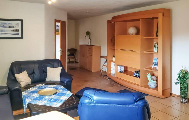 Ganze Ferienwohnung, Gemütliche Wohnung mit Terrasse und Parkplatz in der Nähe von Rubkow Center in Rubkow, Vorpommern Greifswald