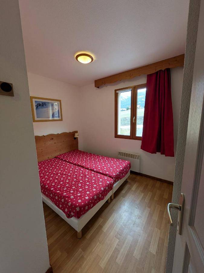 Gîte pour 8 personnes, avec vue ainsi que terrasse et piscine à Arvieux - 2