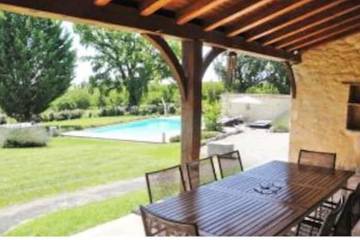 Gîte pour 8 personnes, avec jardin à Sainte-Sabine-Born