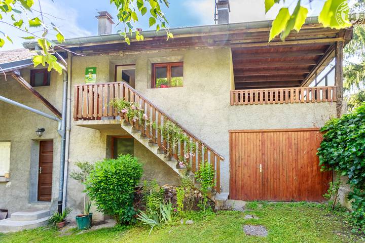 Gîte pour 6 personnes, avec Terrasse dans Villaroux