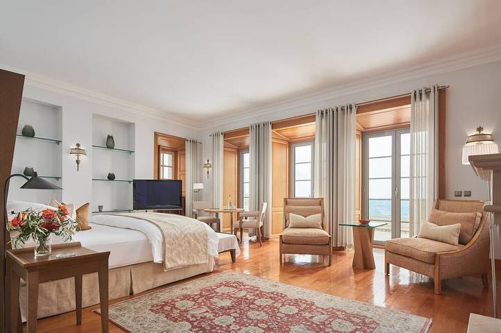 Château pour 30 personnes, avec jacuzzi et terrasse ainsi que sauna et jardin en Provence-Alpes-Côte d'Azur - 2