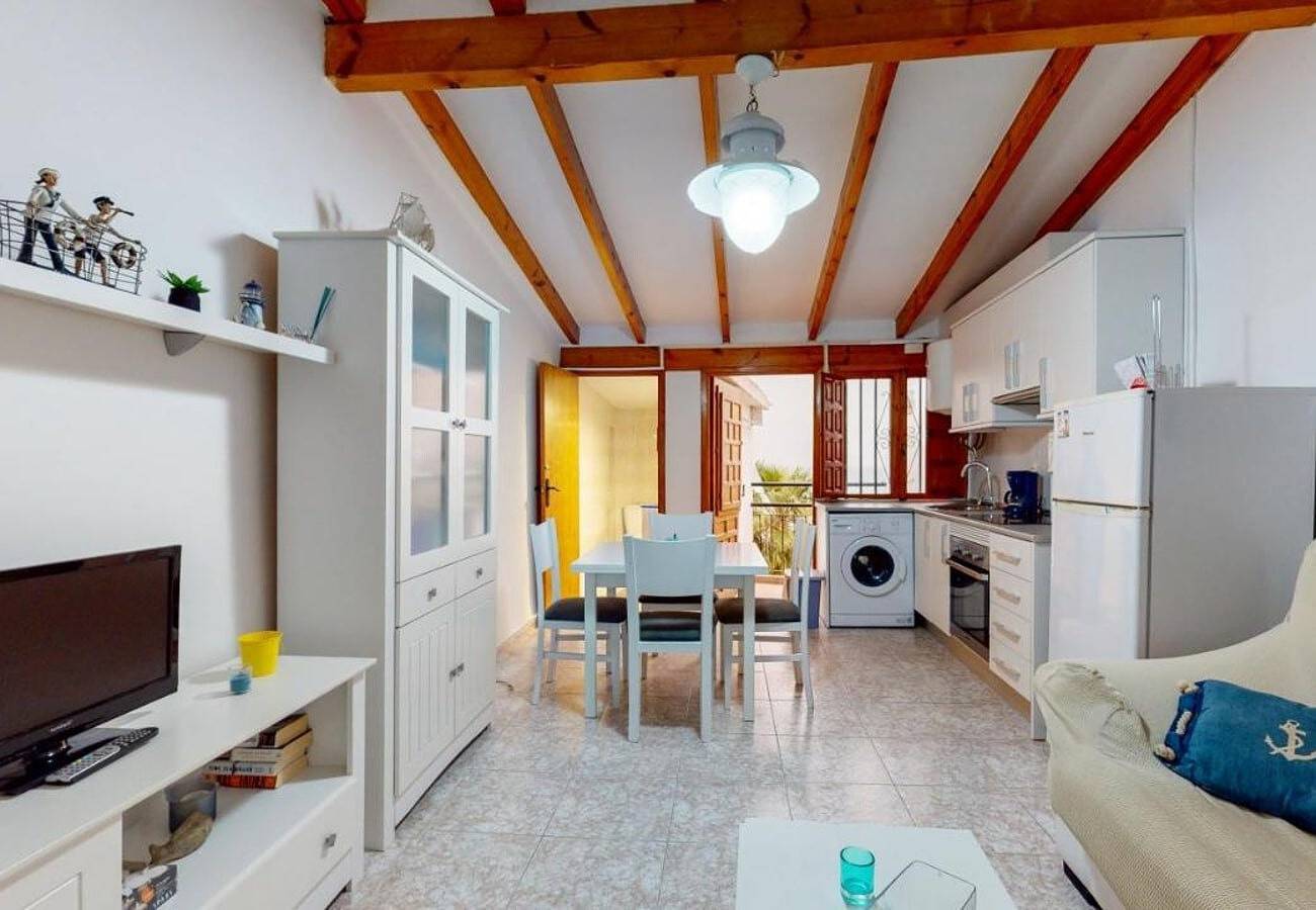 Apartamento entero, Apartamento 'Ibicenco Villajoyosa' con vistas al mar, Wi-Fi y aire acondicionado in Villajoyosa, Costa Blanca