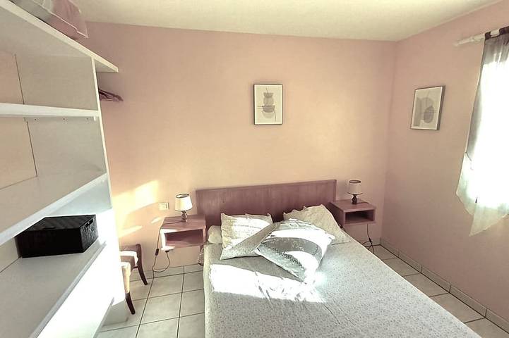 Location de vacances pour 9 personnes, avec terrasse et jardin, animaux acceptés à Loubressac - 3