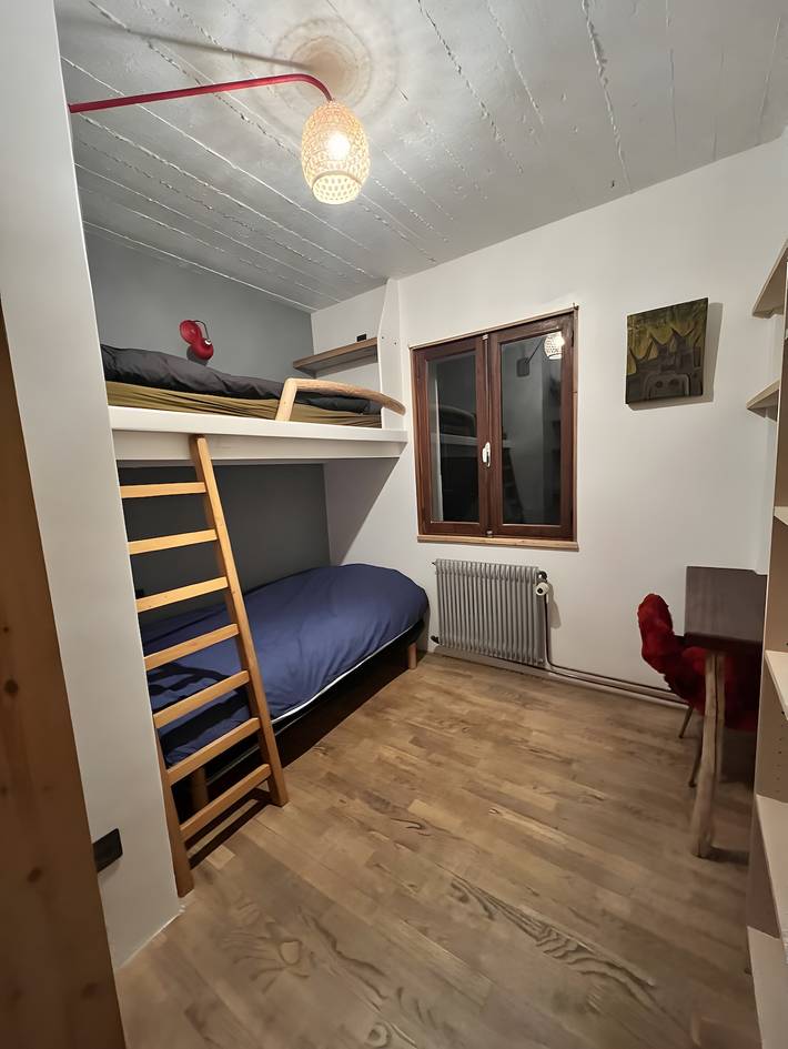 Entire apartment, Apartment 'Au Soleil' with Mountain View, Private Garden and Wi-Fi in Séez, Albertville region