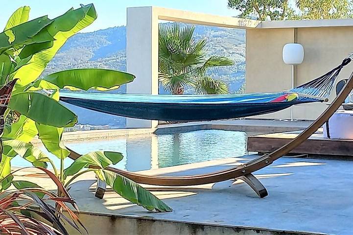 Location de vacances pour 6 personnes, avec Terrasse et Jardin à La Roquette-sur-Siagne