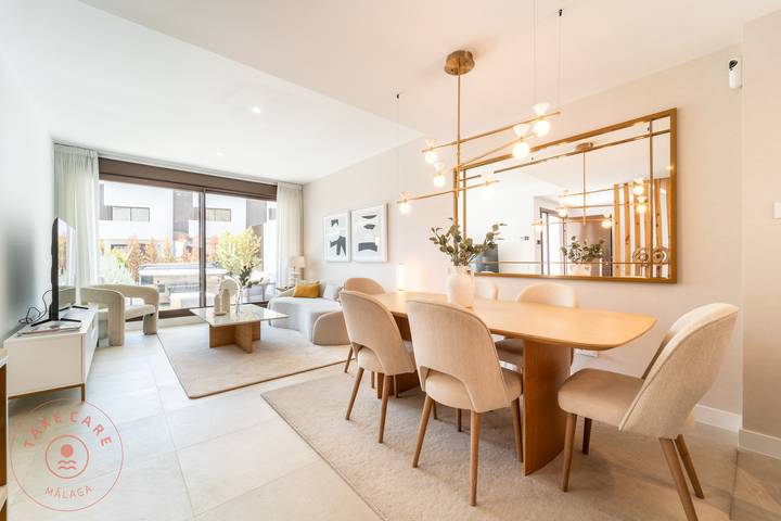 Apartamento para 4 personas, con Balcón y Jacuzzi además de Terraza y Jardín en Torre de Benagalbón