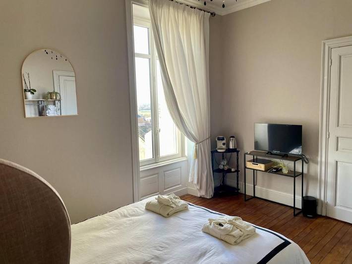 Chambre d’hôte pour 4 personnes, avec piscine et jardin ainsi que jacuzzi et sauna