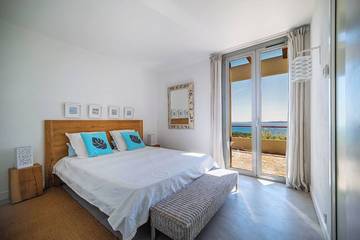 Maison De Vacances pour 12 Personnes dans Cap Bénat, Bormes-les-Mimosas, Photo 1