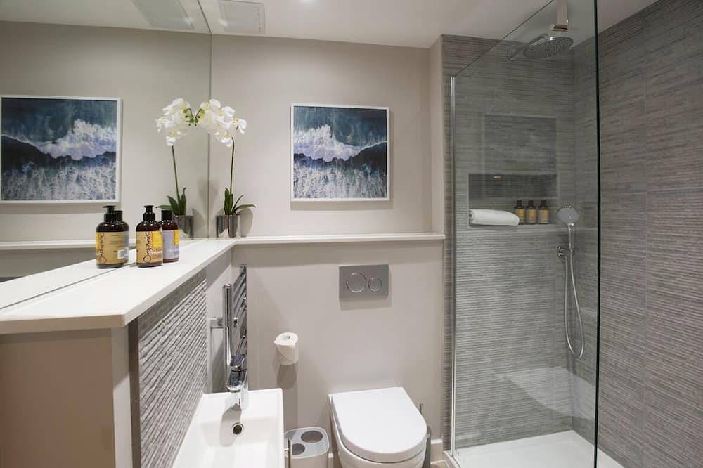 Apartamento entero, The Studio, un elegante apartamento de estilo escandinavo a un paseo del centro con estacionamiento. in Kent