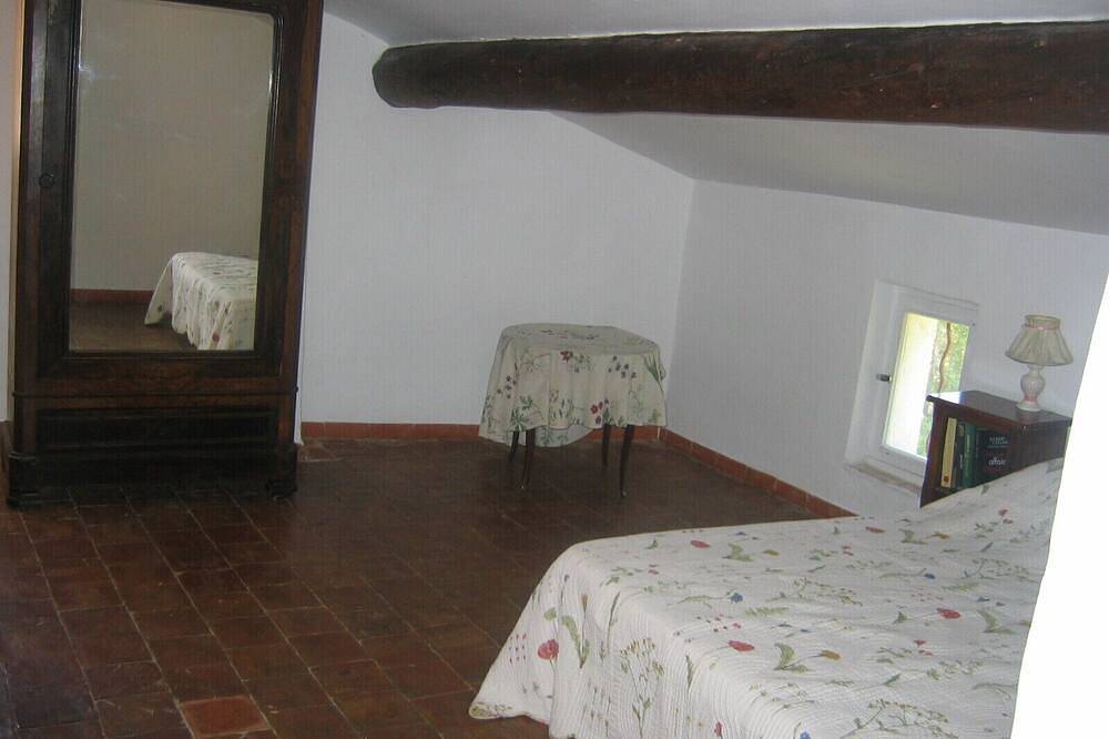 Gîte de charme avec piscine et tennis au cœur de la nature in Les Mées, Alpes-de-Haute-Provence