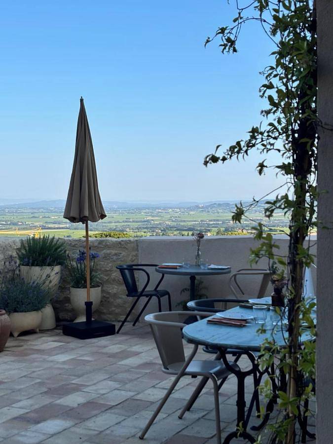 Chambre d’hôte pour 4 personnes, avec terrasse et jacuzzi ainsi que jardin et piscine