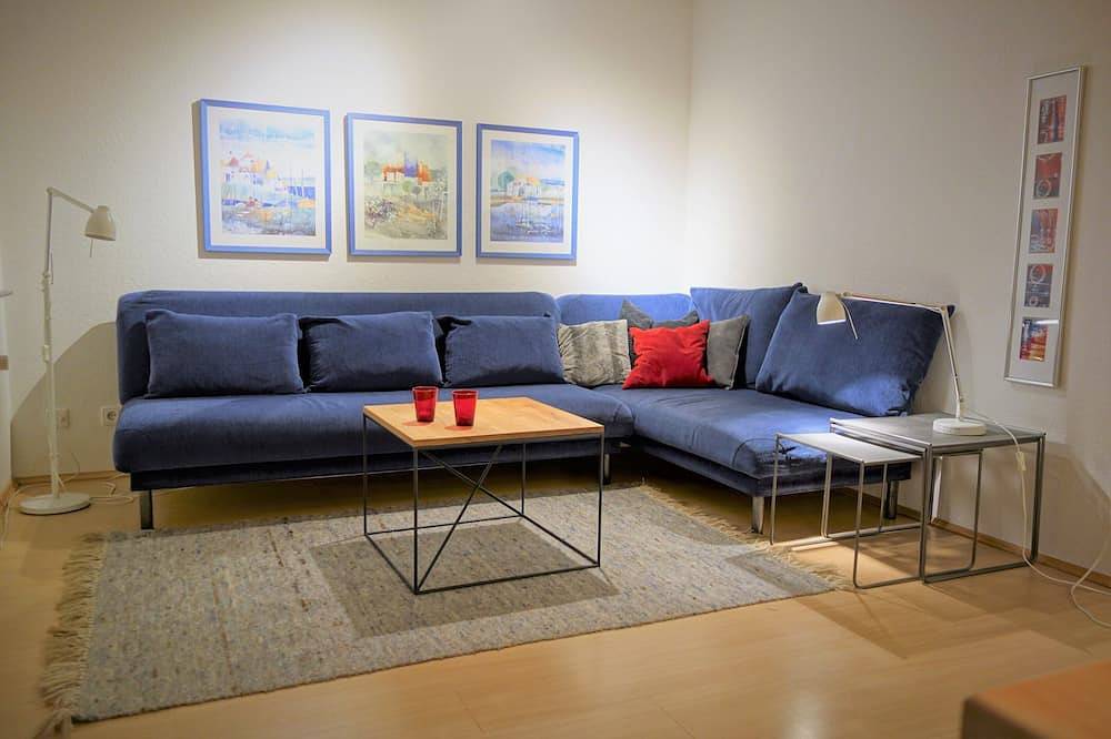 Ganze Wohnung, Gemütliche 2- Zimmer Ferienwohnung im Reethaus, direkt am Strand in Müggenburg, Zingst