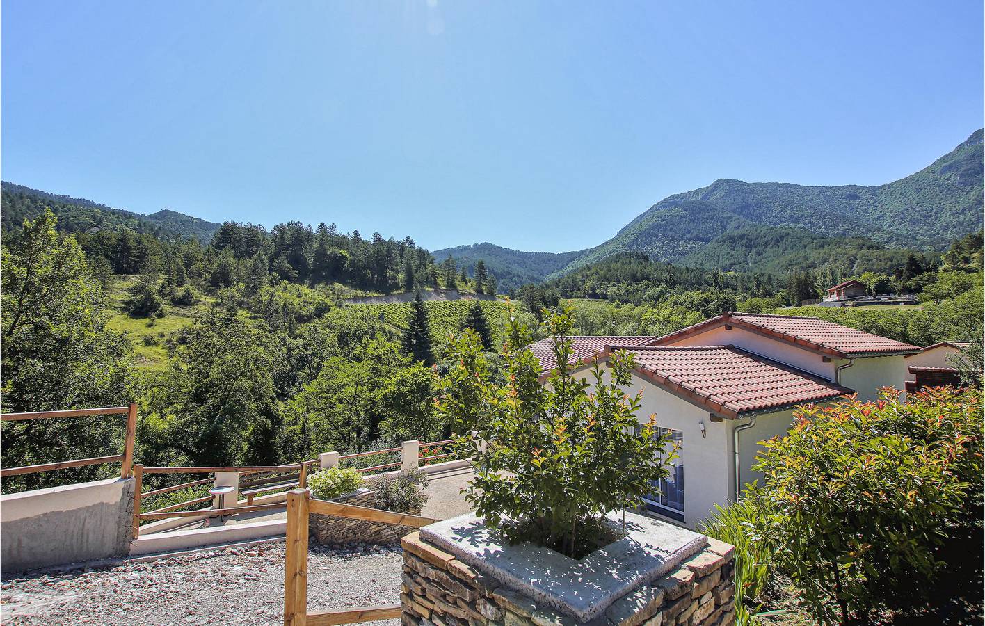 Mountain View Apartment - Baby Bed, WiFi, Parking, Garden. in Espenel, Die region